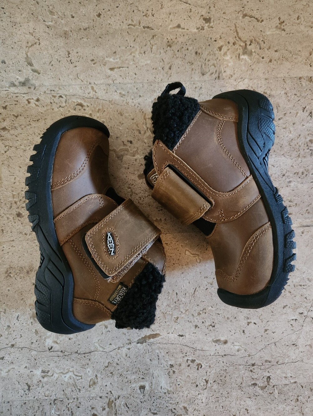 Keen Kootenay Waterproof Mid Kids Boots, Size 8, New In Box